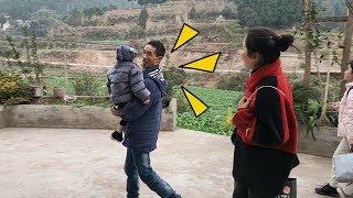 老爸從浙江打工回來了，還給樂樂和糖寶買了禮物，一家人好開心【90後寶媽雯雪】